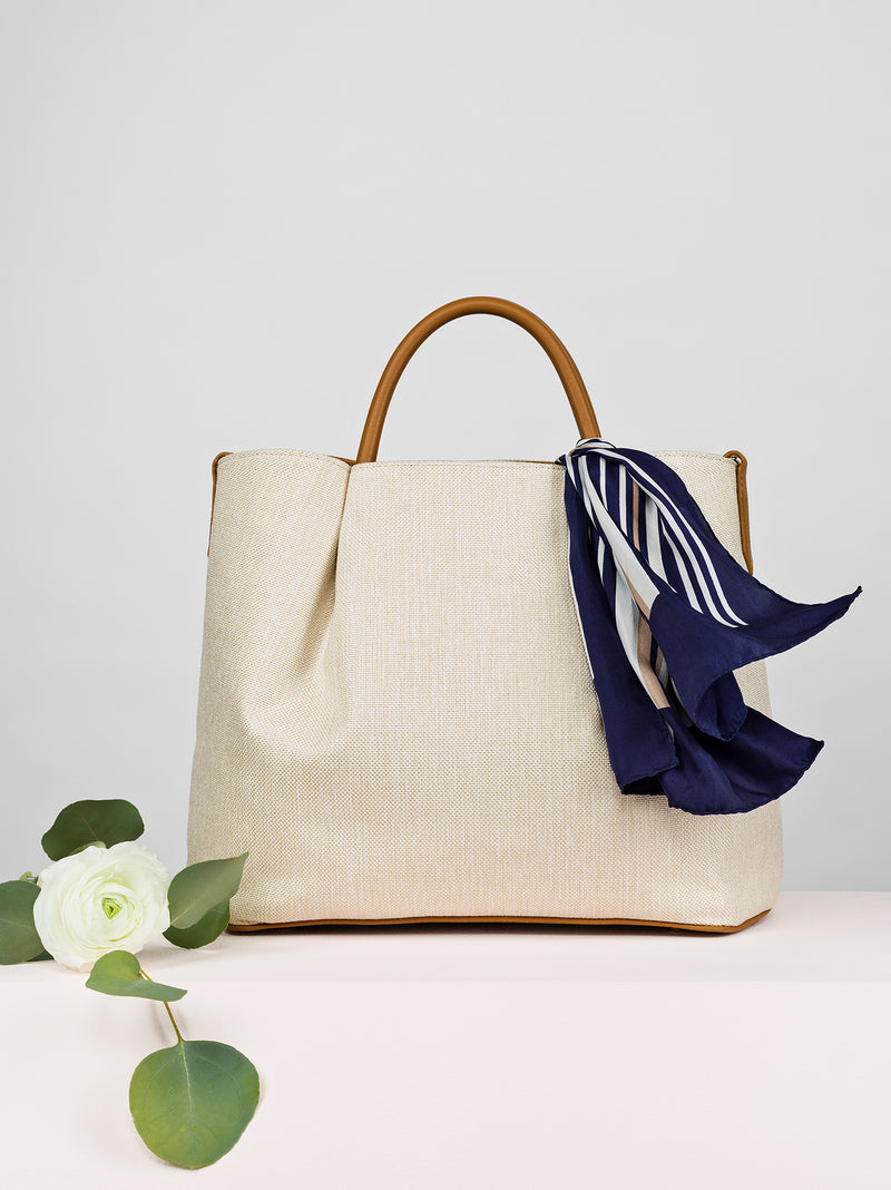 The Marché Tote in Cognac