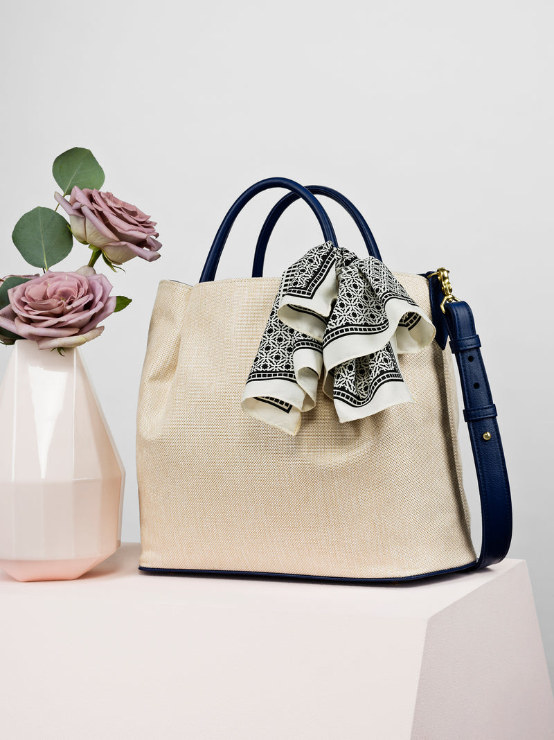 The Marché Tote in Océan Royal Blue